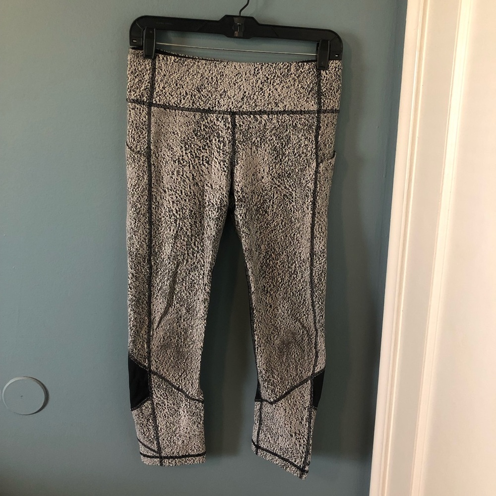 Lululemon Pace Rival Crops - Picture 2 of 8